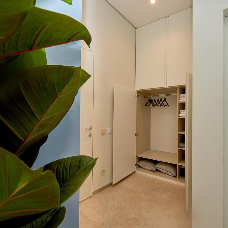 Belvedere Royal, Luxury Seaview & Pool Apartments - Two-Bedroom Deluxe Apartment - 18