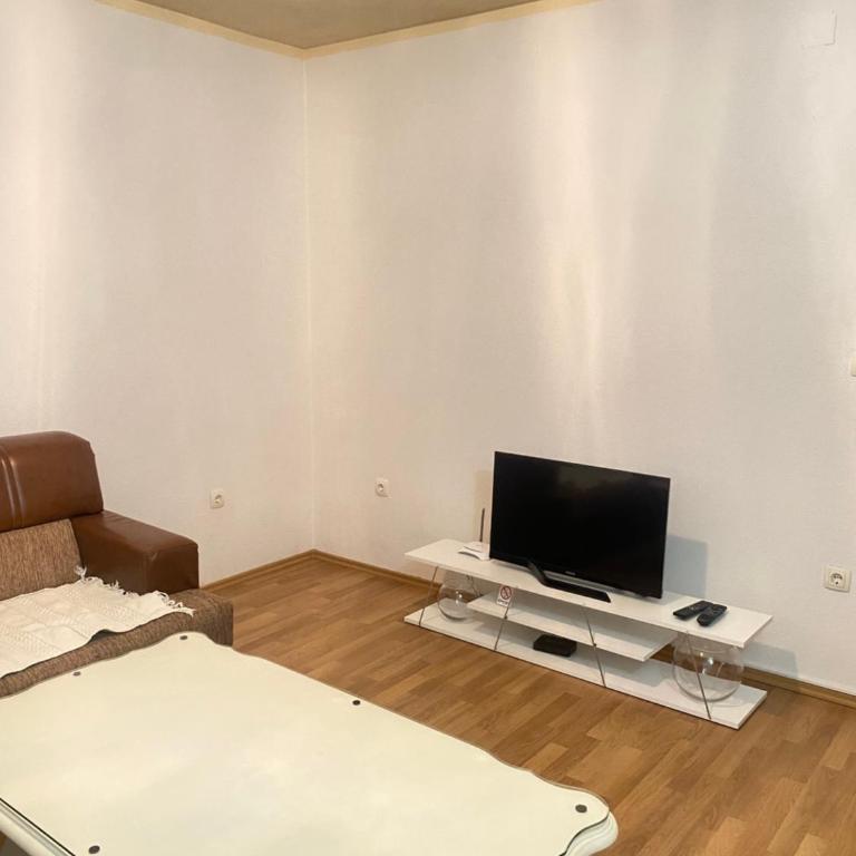 A&E Apartments - Two-Bedroom Apartment - 8
