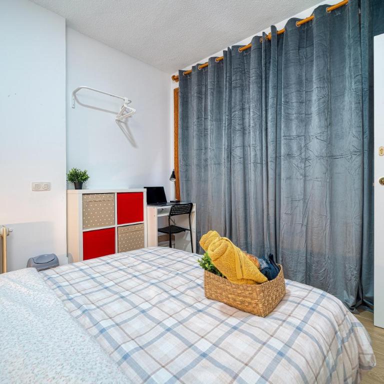 P CasaCafe Madrid Calle Carlos Dubois 3 - Double Room with Shared Bathroom - 6