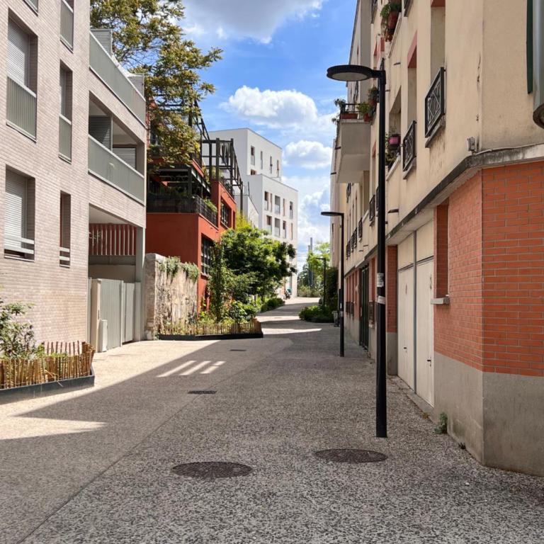 Appt à 10 min de Paris, 15 min a pied du SDF - Apartamento de 3 dormitorios - 26