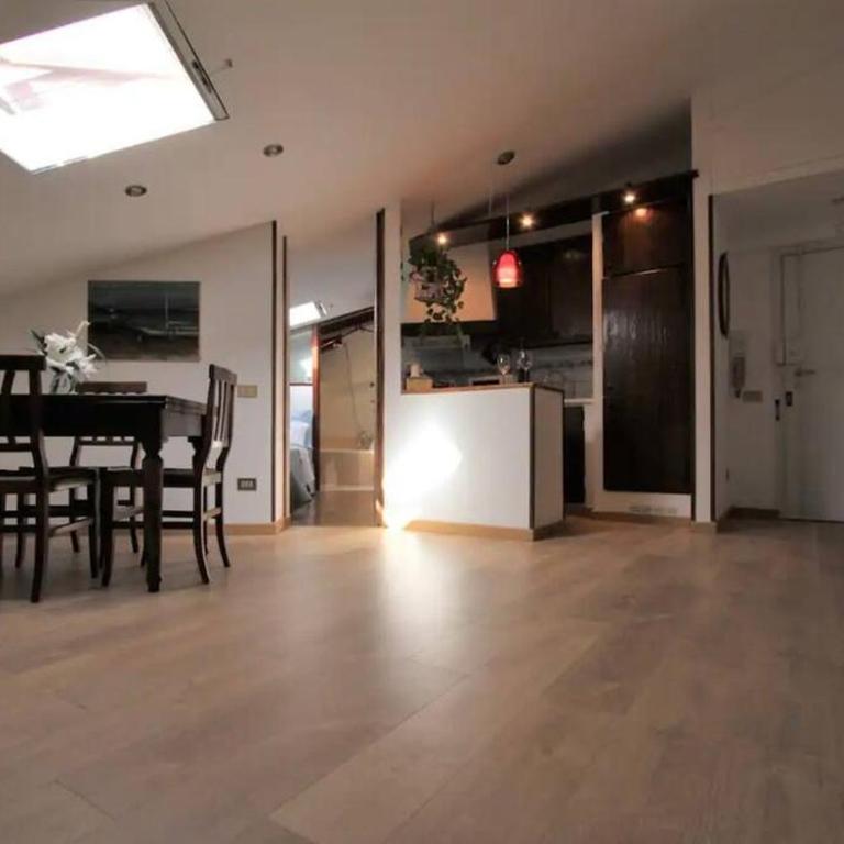 Mansarda nel cuore di Livorno - One-Bedroom Apartment - 13