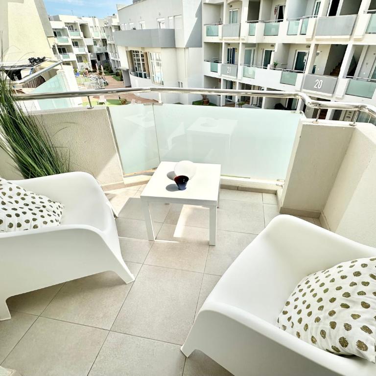 Candy Pop - AC, High speed internet ,Desk with natural light, Pool and two Terraces - Apartamento - 17