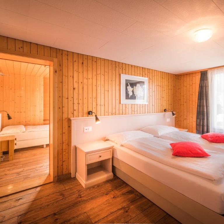 Hotel Tell and Apartments - Vierbettzimmer - 3