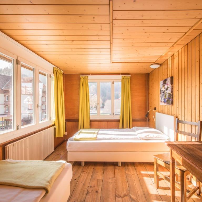 Hotel Tell and Apartments - Vierbettzimmer - 1