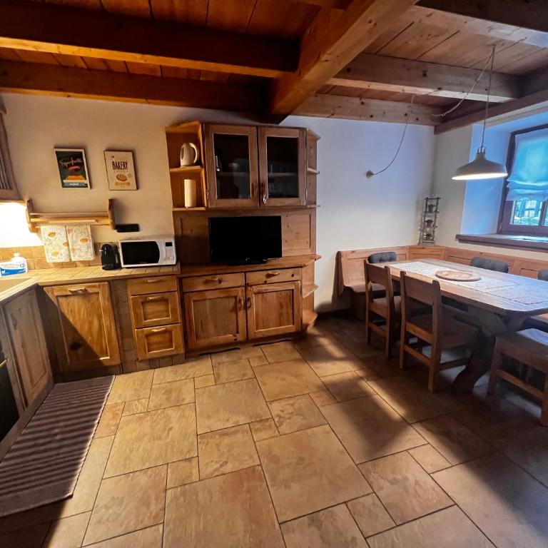 Baita Pomo - Appartamento con 2 Camere da Letto e Vista Giardino - 2