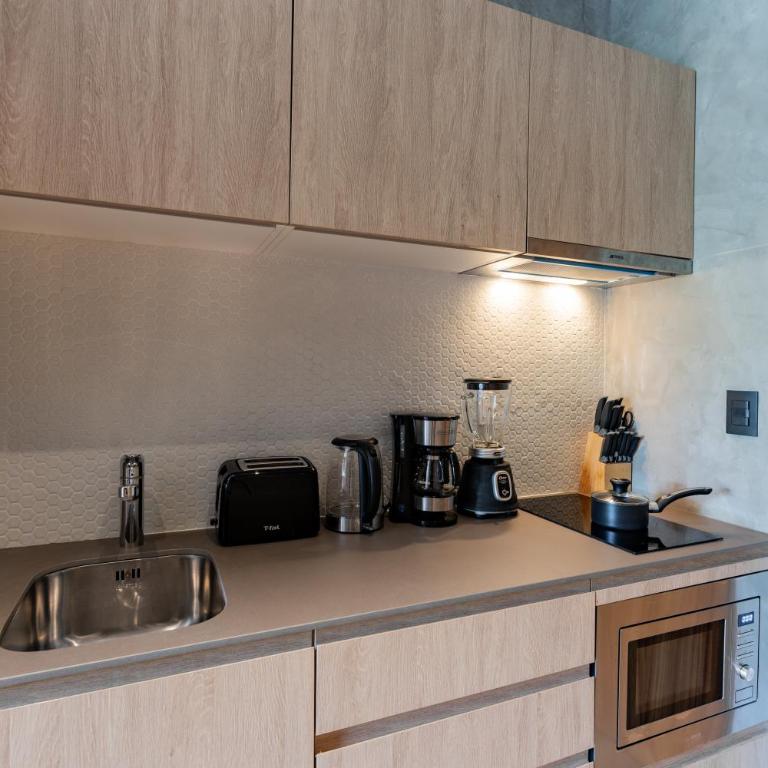 Luxury Studio with Rooftop Pool, Gym, Padel Court, Art Installations & Shopping - Estudio con balcón - 9