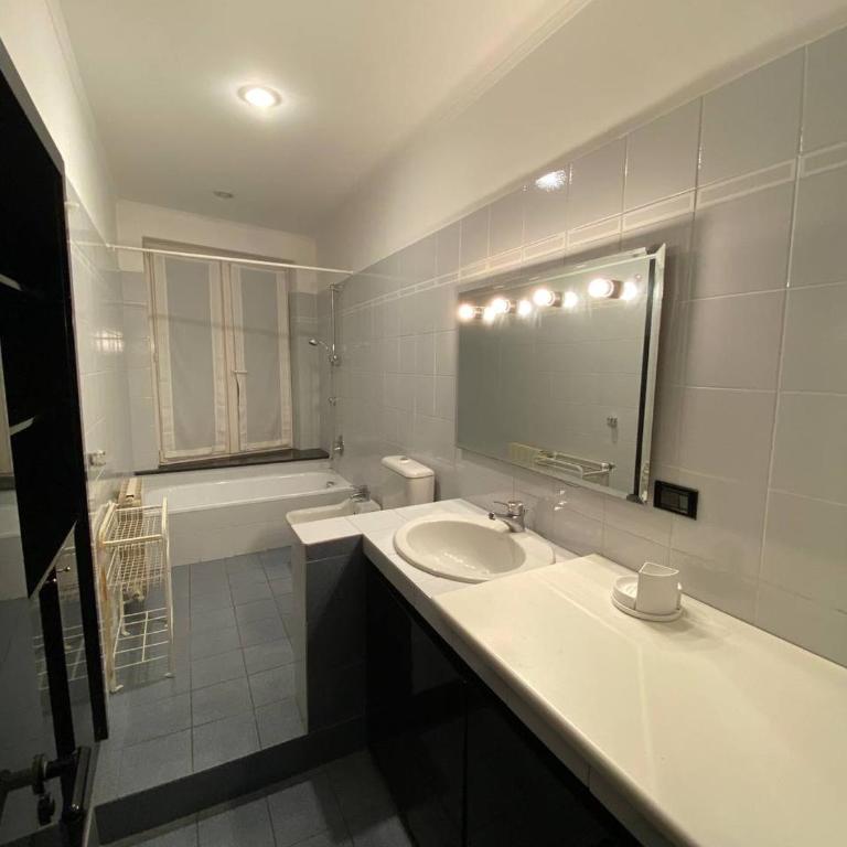 Martel Rooms - Genova Centro Brignole - Camera Tripla con Bagno Privato Esterno - 11
