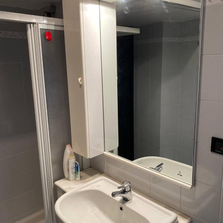 Martel Rooms - Genova Centro Brignole - Camera Queen Standard - 9