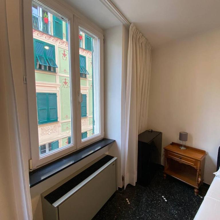 Martel Rooms - Genova Centro Brignole - Camera Queen Standard - 14