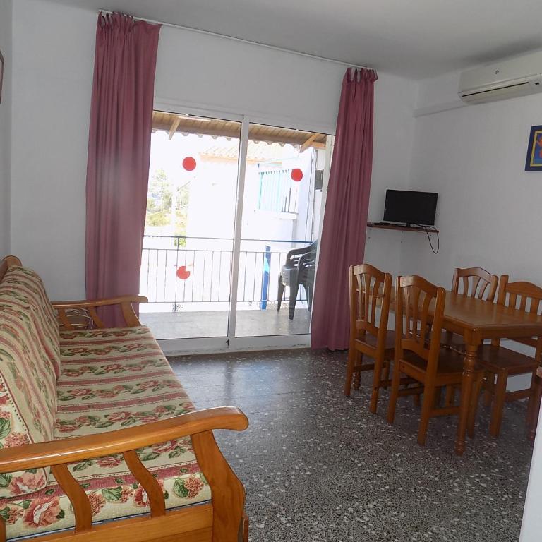 Apartsalou San Jordi - One-Bedroom Apartment - 8