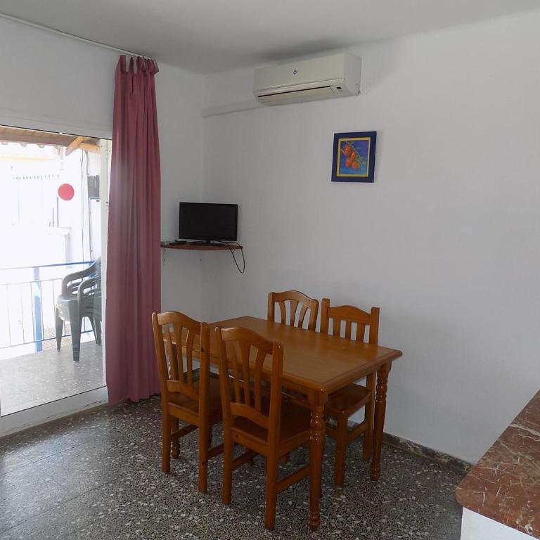 Apartsalou San Jordi - One-Bedroom Apartment - 9