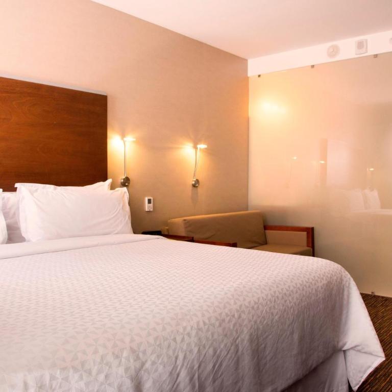 Four Points by Sheraton Queretaro Norte - 2 Bedroom Executive Suite, 1 King, Sofa bed, Antea view - 1