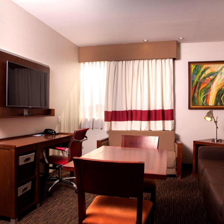 Four Points by Sheraton Queretaro Norte - 2 Bedroom Executive Suite, 1 King, Sofa bed, Antea view - 2