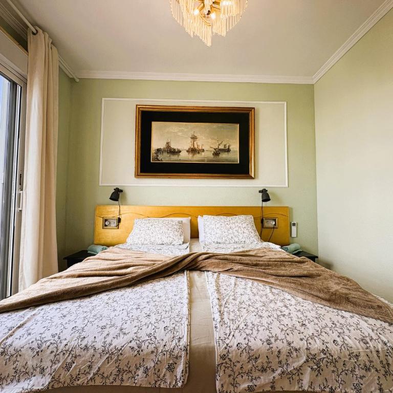 Seaview Penthouse Apartment - Three-Bedroom Apartment - 13