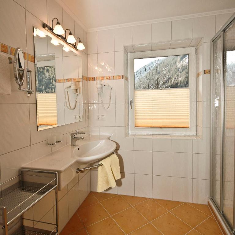 Appart & Hotel Garni Villa Knauer - Apartment mit 2 Schlafzimmern und Terrasse - 8