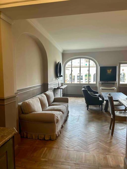 Luxury River View - Appartamento con 2 Camere da Letto - 12