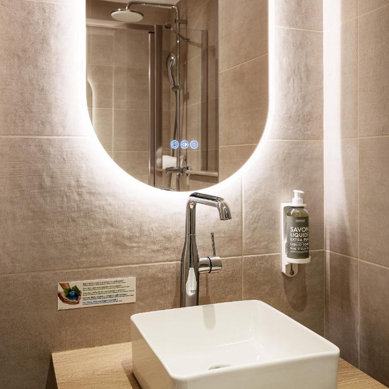 Grand Hôtel Lille - Standard Double Room - 5