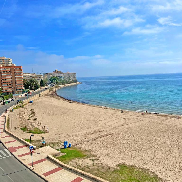 Ático Frente al Mar 2 Terrazas Barbacoa y Parking Sujeto a disponibilidad - Apartamento - 66
