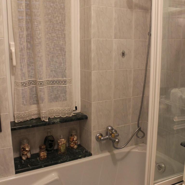 Casa My Home Genova - 14 minuti dal Centro - 5 minuti a piedi dal Gaslini - Appartamento con 1 Camera da Letto - 12