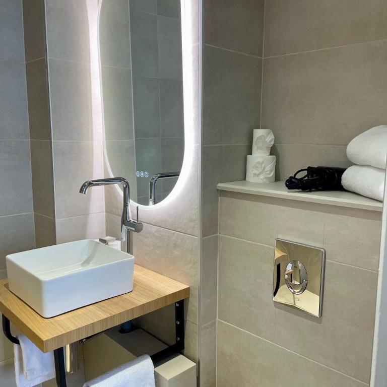 Grand Hôtel Lille - Standard Double Room - 7