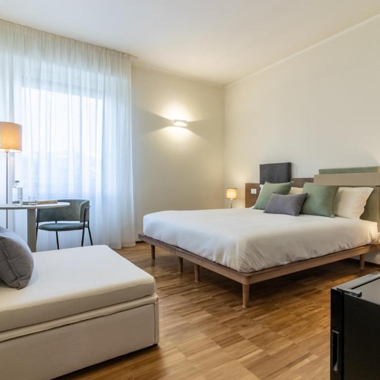 Il Faro Luxury Rooms & Lounge - Deluxe Triple Room - 1
