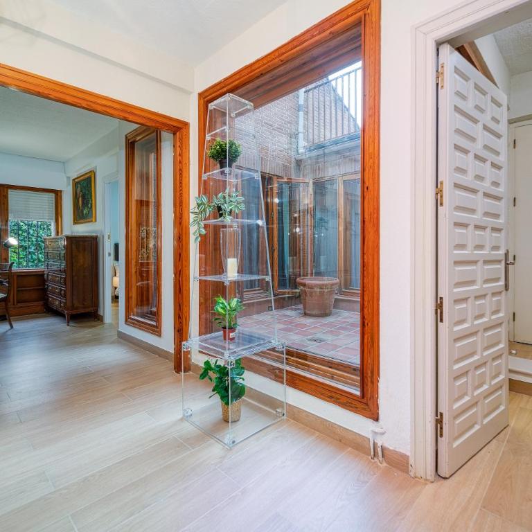 P CasaCafe Madrid Calle Carlos Dubois 3 - Family Room with Shared Bathroom - 48