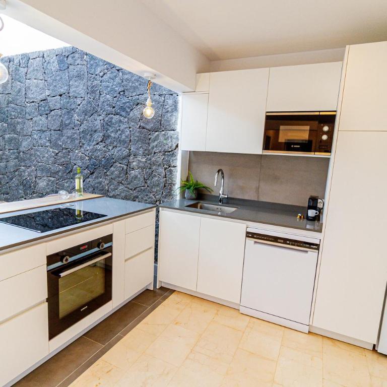 Villa Coco Bay - Three-Bedroom Villa - 16