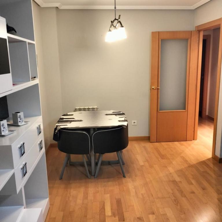 Apartamento Palacio de Congresos León - Apartamento de 2 dormitorios - 3