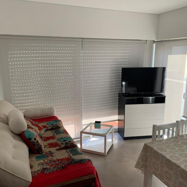 Alquiler temporario Depto luminoso a metros de la Playa en Puerto Madryn - Apartamento de 1 dormitorio - 2