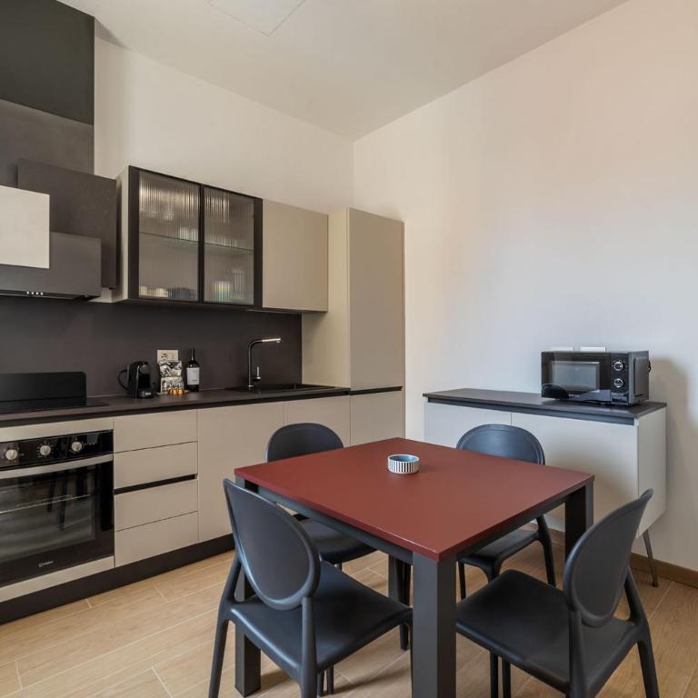 JOIVY Cavour 238 - Appartamento con 2 Camere da Letto - 1
