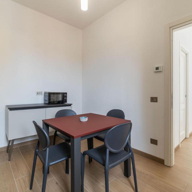 JOIVY Cavour 238 - Appartamento con 2 Camere da Letto - 2