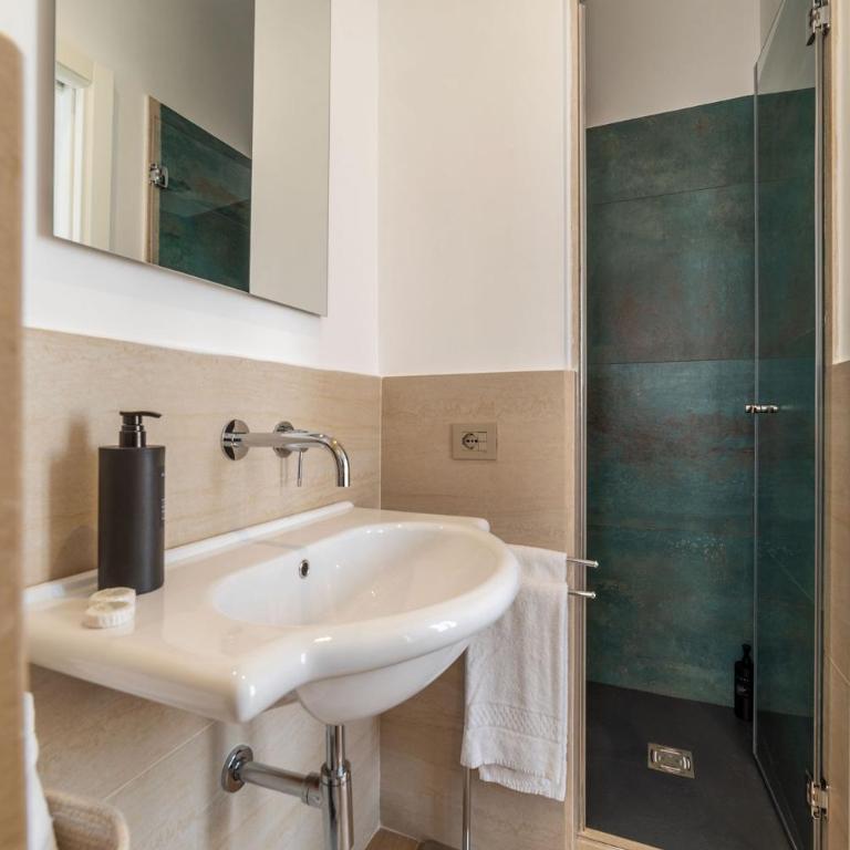 JOIVY Cavour 238 - Appartamento con 2 Camere da Letto - 11