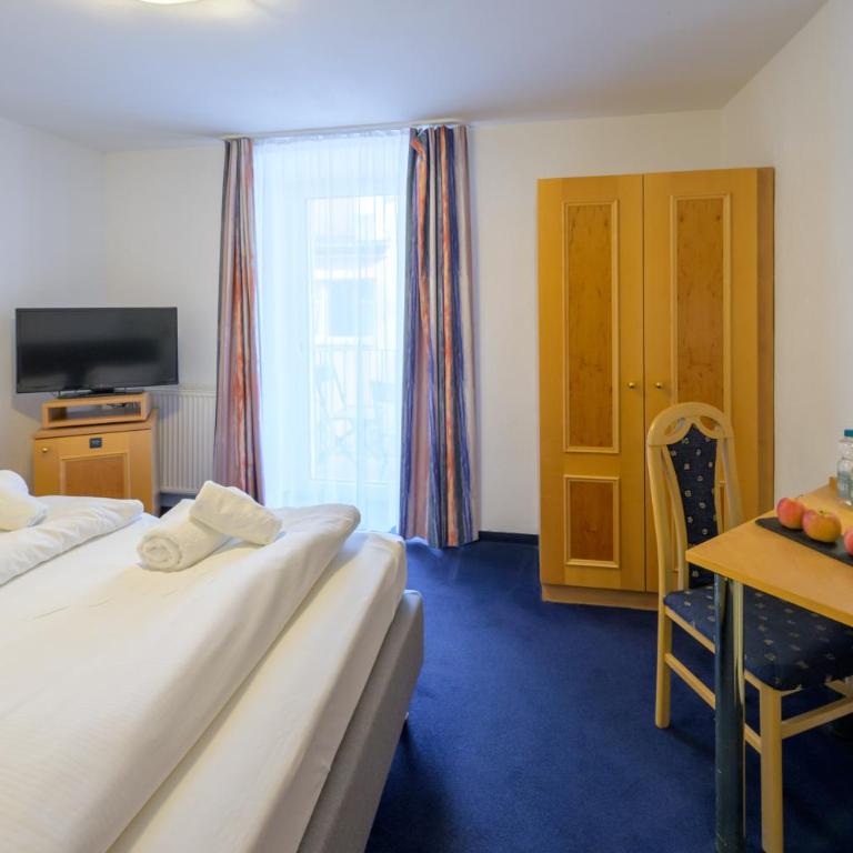 Hotel Pension Margit - Doppel- oder Zweibettzimmer - 4