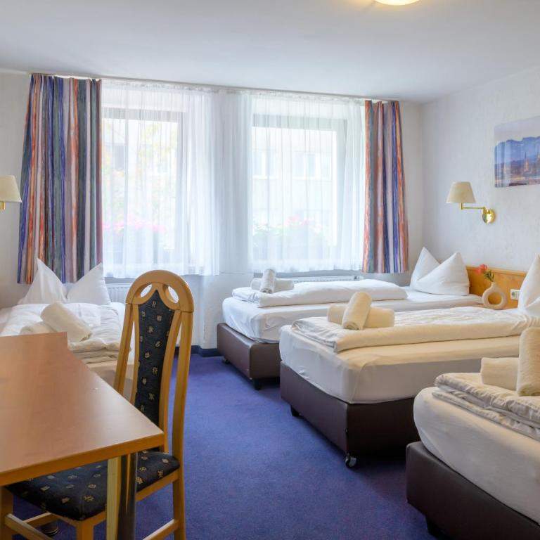 Hotel Pension Margit - Vierbettzimmer - 5