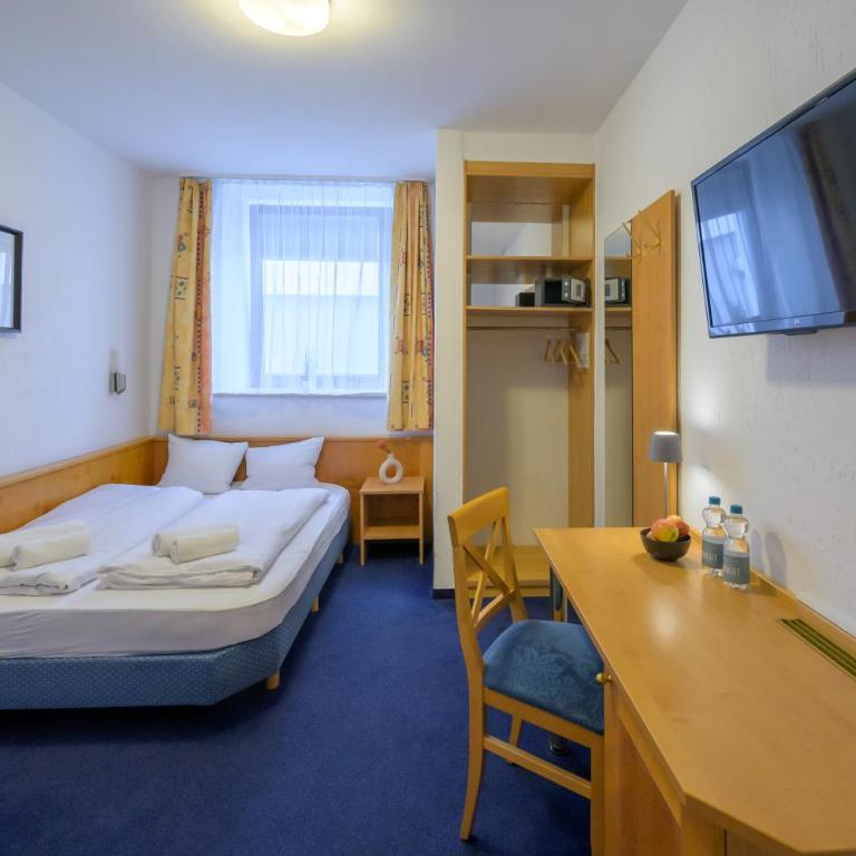 Hotel Pension Margit - Doppel- oder Zweibettzimmer - 6