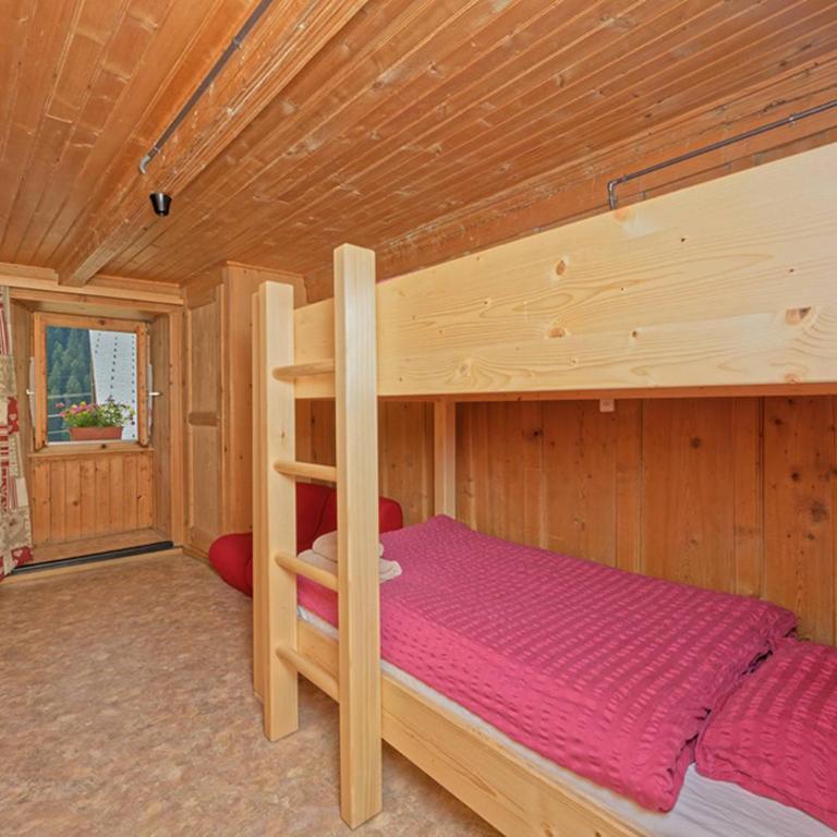 Petit Vélan - Coworking & Coliving - Standard Doppelzimmer mit Gemeinschaftsbad - 2
