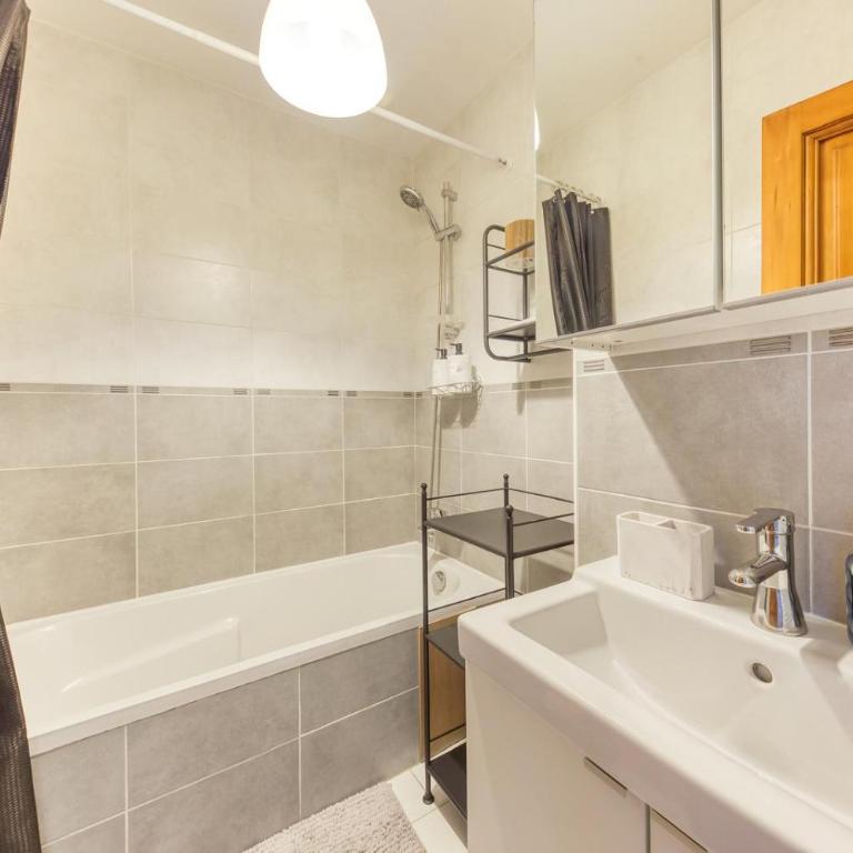Joli T2 à 2min du métro, proche Stade de France - Apartment mit 1 Schlafzimmer - 23