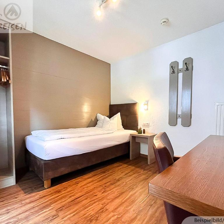 Sporthotel Bergheim - Dreibettzimmer mit Balkon - 5