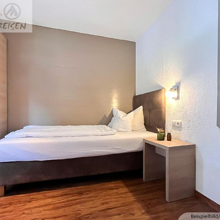 Sporthotel Bergheim - Dreibettzimmer mit Balkon - 2