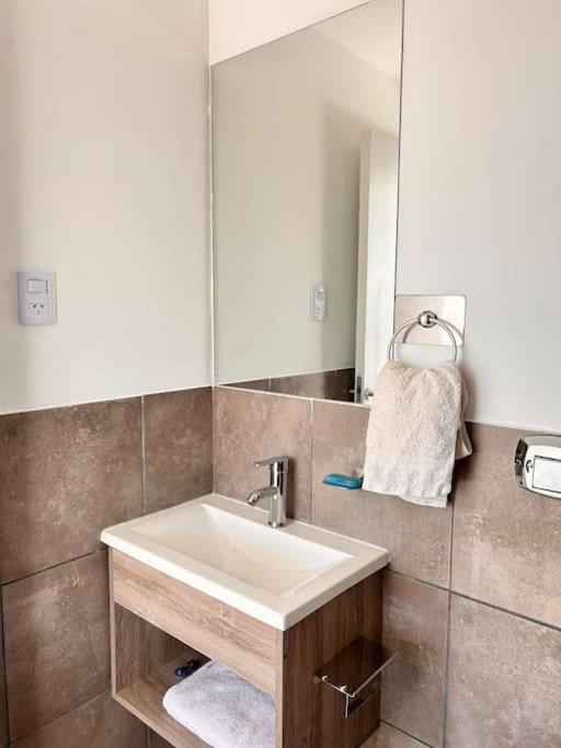 Luminoso dpto con vista panorámica y cochera techada - Apartamento de 1 dormitorio - 16