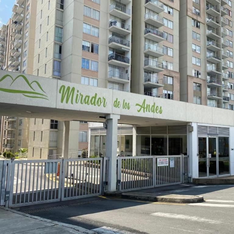 Apartamento familiar en Mirador de los Andes, cerca al Parque Deportivo - Apartamento de 2 dormitorios - 8