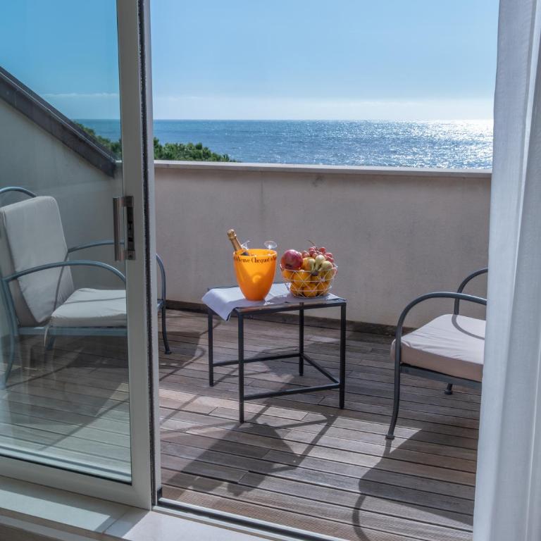 Hotel San Pietro Palace - Suite King con Vista Mare - 10