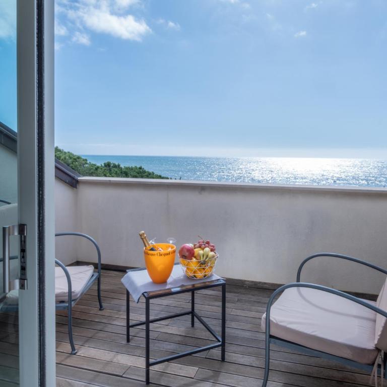 Hotel San Pietro Palace - Suite King con Vista Mare - 6