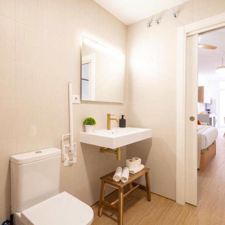 FLORIT FLATS - The Maritim Metro Station Suites - Studio Apartment - 13