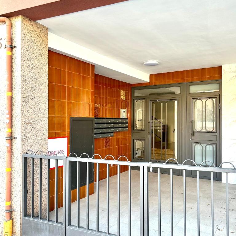 Apartment Sagrera - Three-Bedroom Apartment - 33