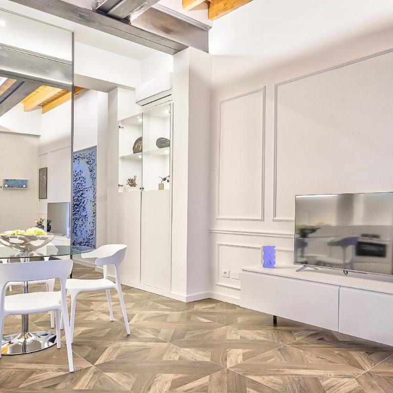 Modern Art Suite in Florence - Appartamento con 2 Camere da Letto - 11