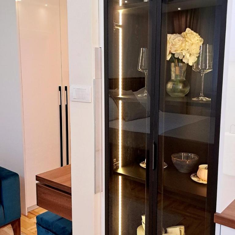 Jacuzzi Life - One-Bedroom Apartment - 6