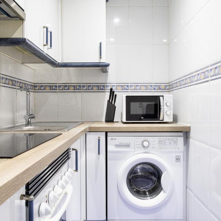 Gran Vía III - En el centro de Madrid - Two-Bedroom Apartment - 16
