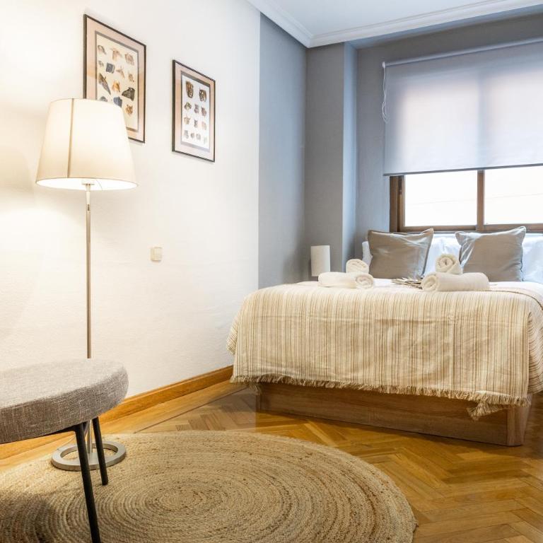 Gran Vía III - En el centro de Madrid - Two-Bedroom Apartment - 2