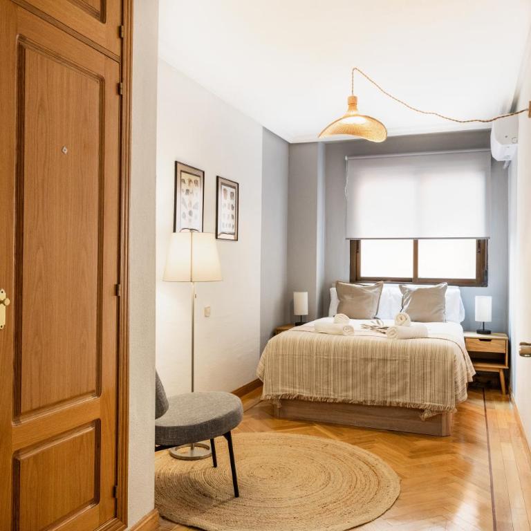 Gran Vía III - En el centro de Madrid - Two-Bedroom Apartment - 11